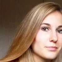 Romane, babysitter à Cannes