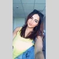 Houda, babysitter à Evry