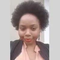 Naomi, babysitter à Champs sur Marne