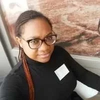 Louise, babysitter à Eysines