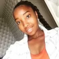 Sara, babysitter à Colombes