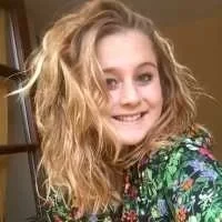 Chloe, babysitter à Pessac