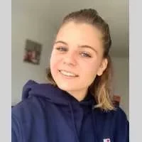 Lea, babysitter à Mandelieu la Napoule