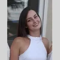 Laurine, babysitter à Le Luc