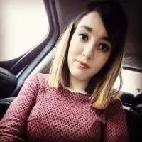 Nesrine, babysitter à Creteil