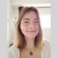 Julie, babysitter à Massy