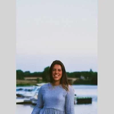 Valentine, babysitter à Angers