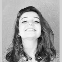 Thea, babysitter à Cestas