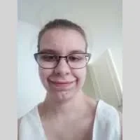 Manon, babysitter à Laval