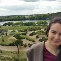 Thinhinane, babysitter à Pessac