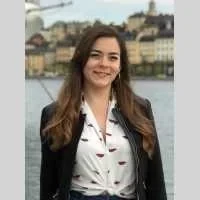 Laura, babysitter à Montesson