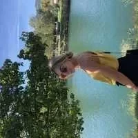 Manon, babysitter à Mandelieu la Napoule