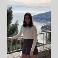 Luna, babysitter à Cannes