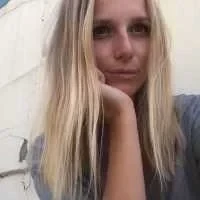 Clea, babysitter à Colomars