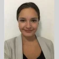 Chloe, babysitter à Paris