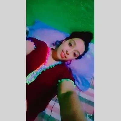 Khadija, babysitter à Morcenx