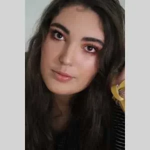 Lisa, babysitter à L etang-la-Ville