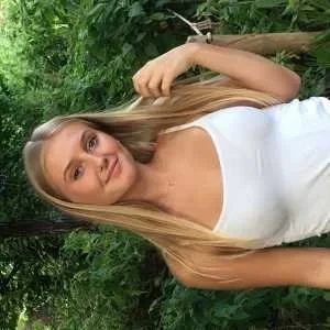 Lucile , babysitter à Vence