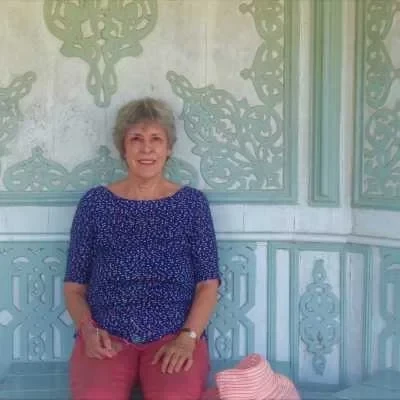 Fabienne , babysitter à Courbevoie