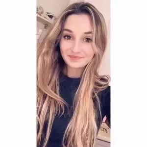 Lucille, babysitter à Contes