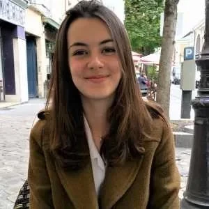 Léa, babysitter à La Celle Saint Cloud