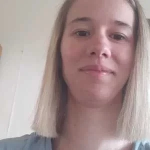 Elodie , babysitter à Nevers