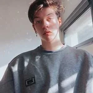 Raphael, babysitter à Sauvian