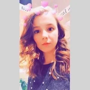 Nina, babysitter à Rambouillet