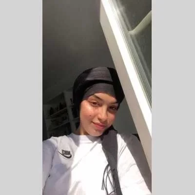 Hajar, babysitter à Paris