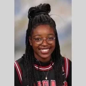 Kelly, babysitter à Courbevoie