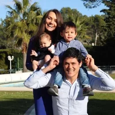 Julian, parent à Valbonne