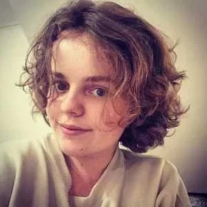 Hélène, babysitter à Lannion