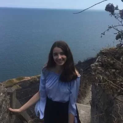 Inès, babysitter à Saint Mande