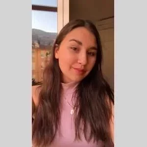 Flora, babysitter à Monaco