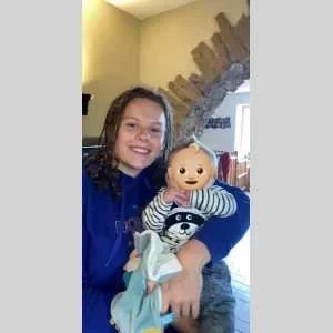 Maelys, babysitter à Bagnols