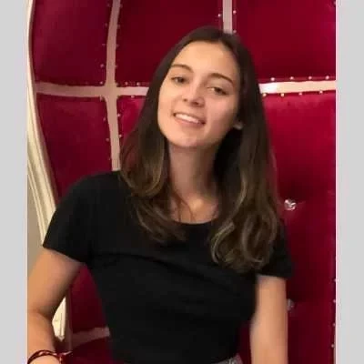 Anna, babysitter à Cenac