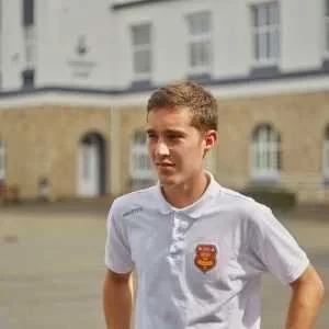 Romain, babysitter à Pouldergat