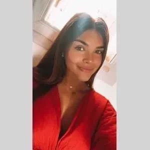 Angèle , babysitter à La Gaude