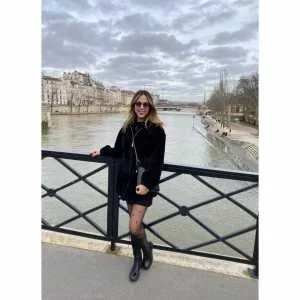 Faten, babysitter à Paris