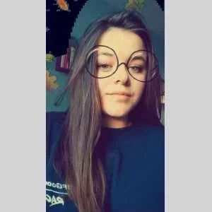 Lauryne, babysitter à Roiffieux