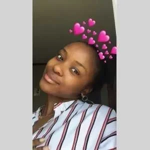 Christine, babysitter à Saussay