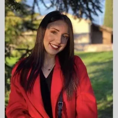 Marina , babysitter à Sainte Foy de Peyrolieres