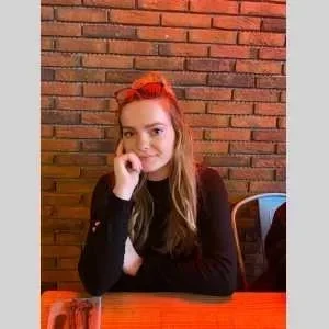 Lana, babysitter à Saintry sur Seine