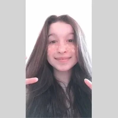 Myriem, babysitter à Suresnes