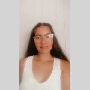 Elina, babysitter à Grand Charmont