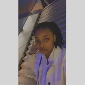 Saandati , babysitter à Paris