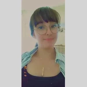 Julie, babysitter à Saint Andre les Vergers