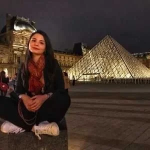 Imene, babysitter à Chatillon