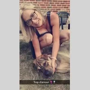 Laetitia , babysitter à Mericourt