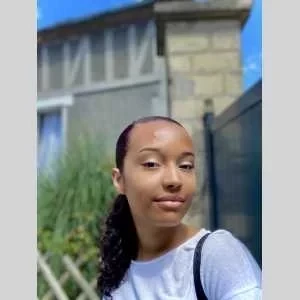 Eliza, babysitter à Remy